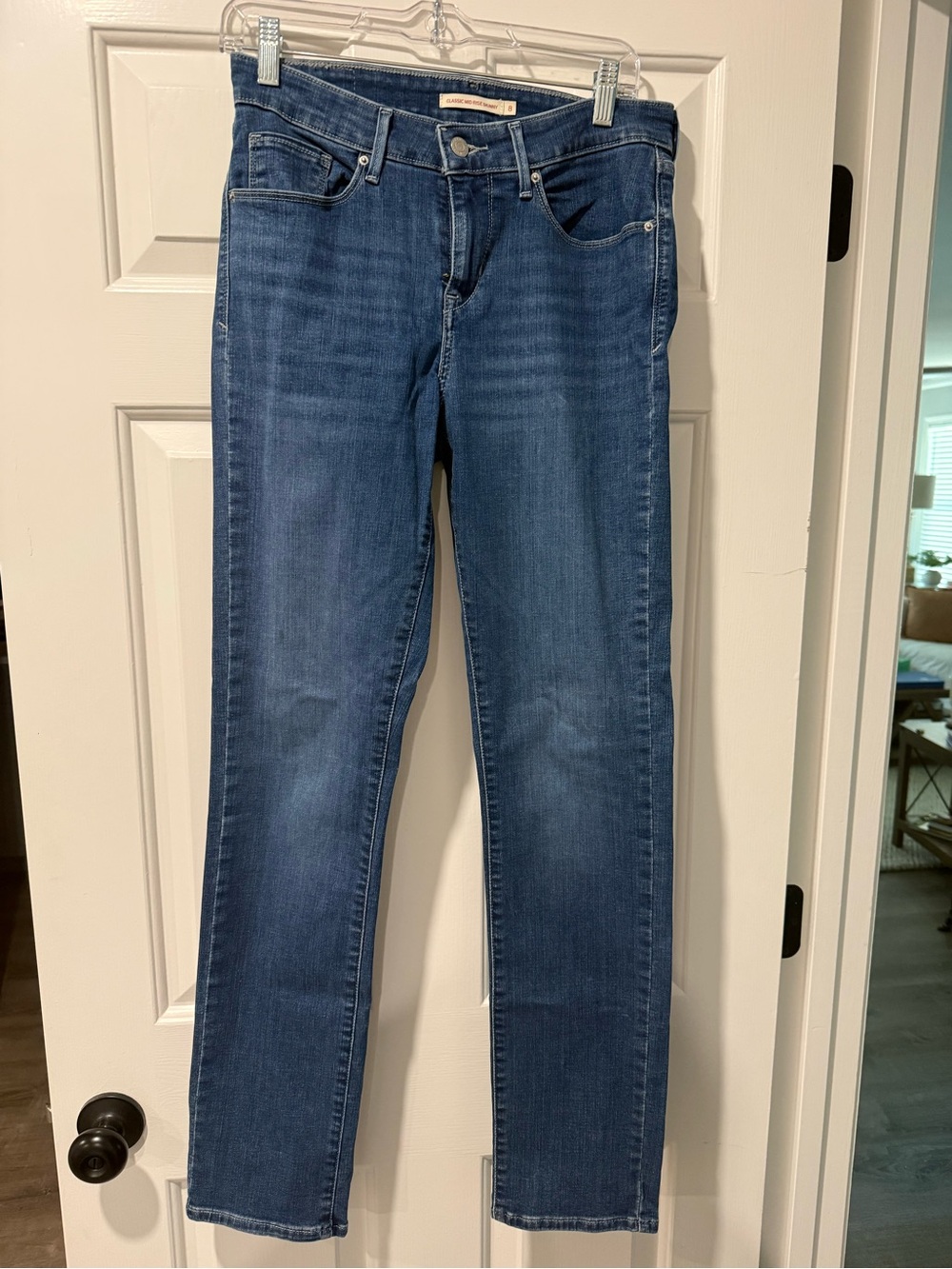 Levi's Slim Straight Jeans in Medium Blue Wash